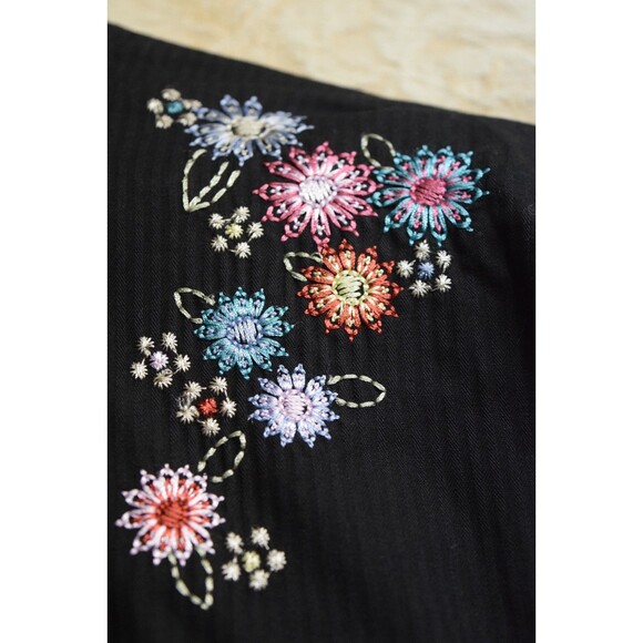 C.J. Banks Embroidered Plus 2x Y2K Shirt Black Floral Cotton Whimsy Dopamine - Picture 7 of 8